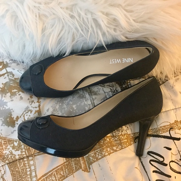 nine west navy heels